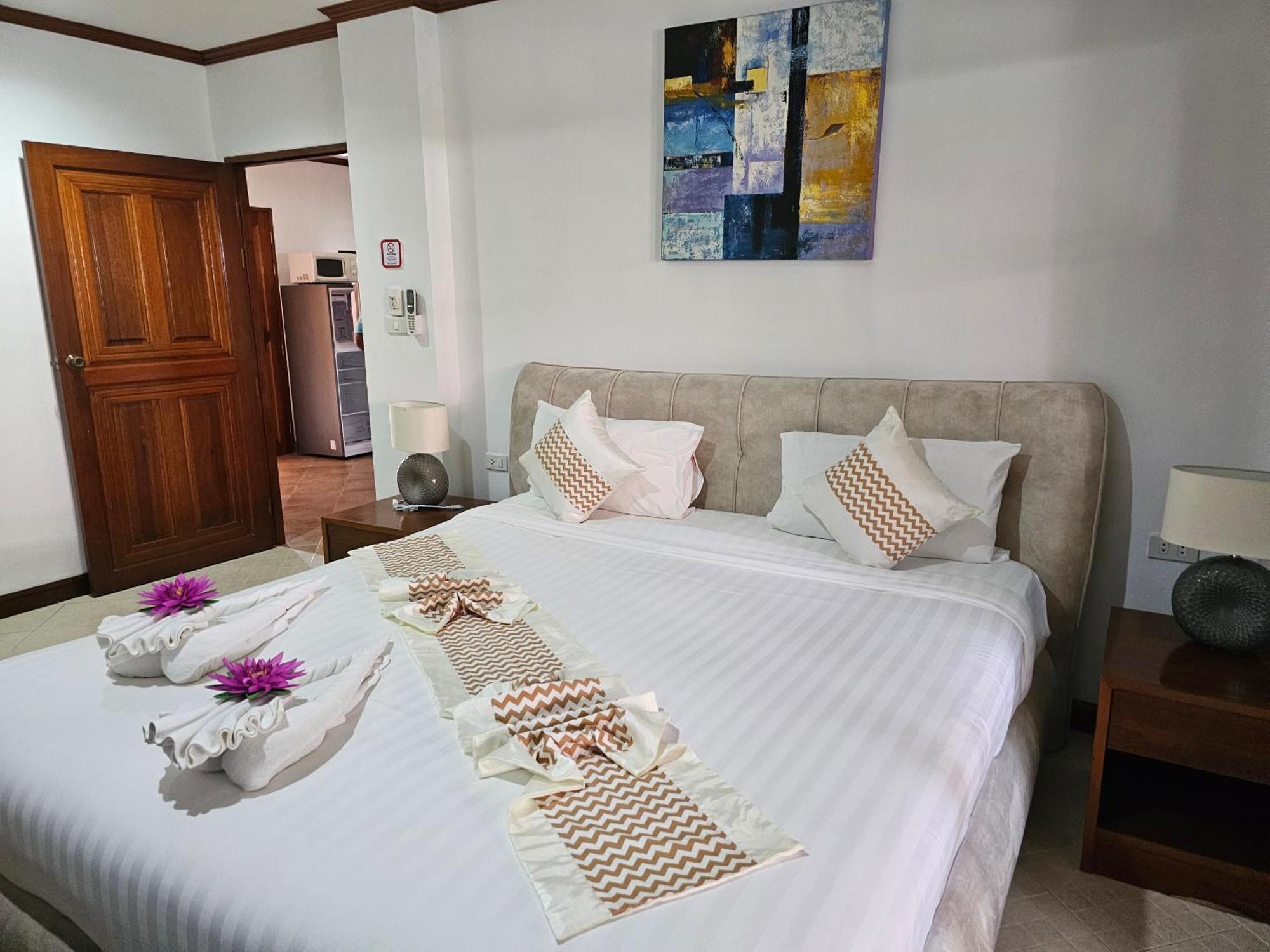 Sai Rougn Apartment Patong Luaran gambar