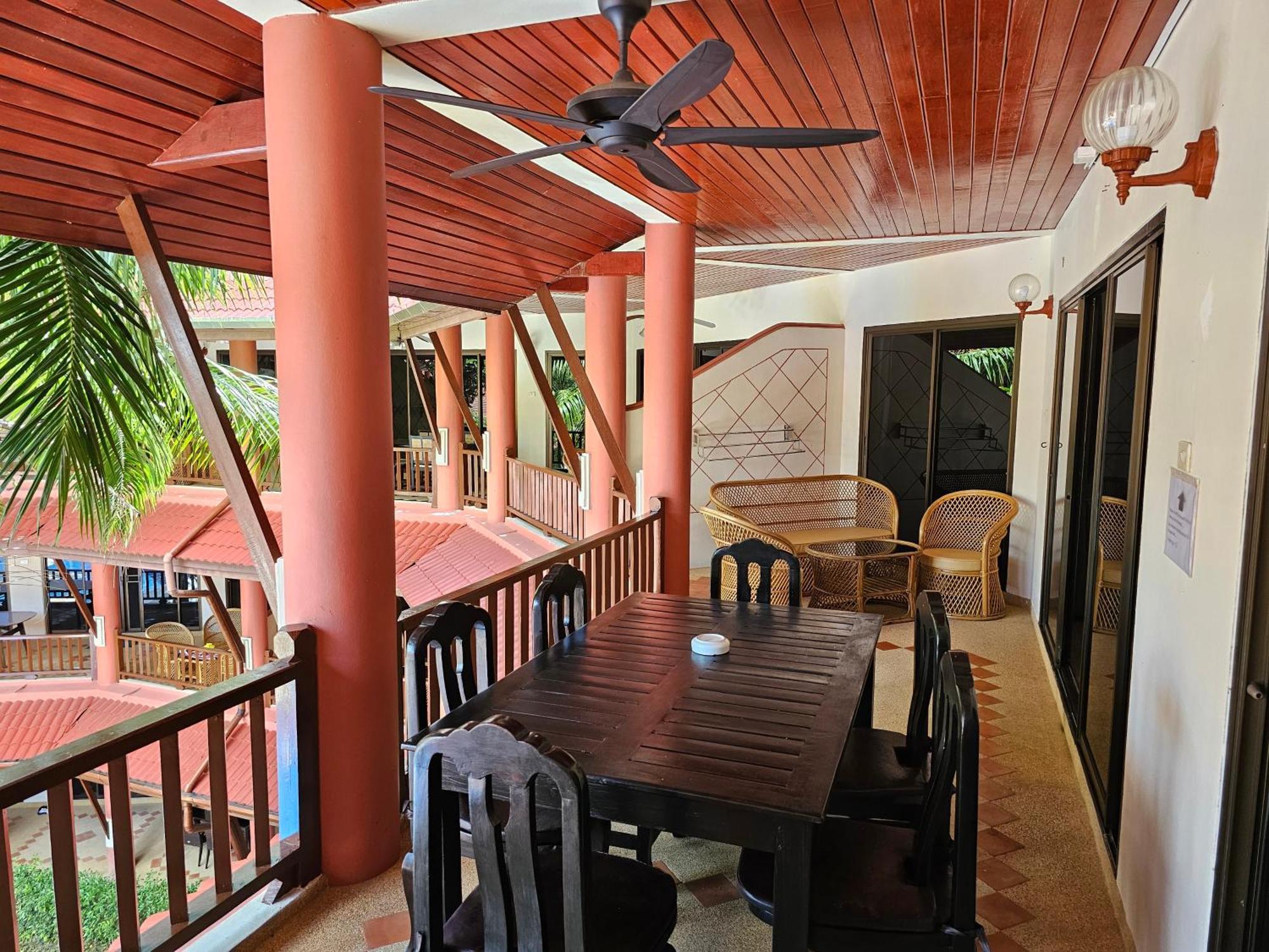 Sai Rougn Apartment Patong Luaran gambar