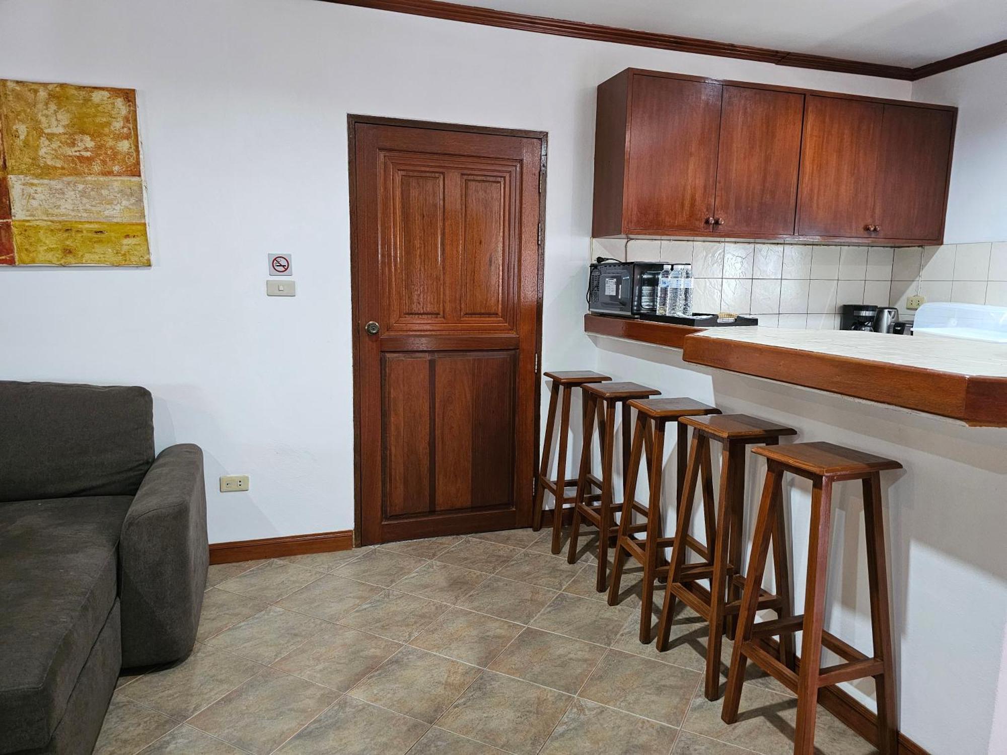 Sai Rougn Apartment Patong Luaran gambar