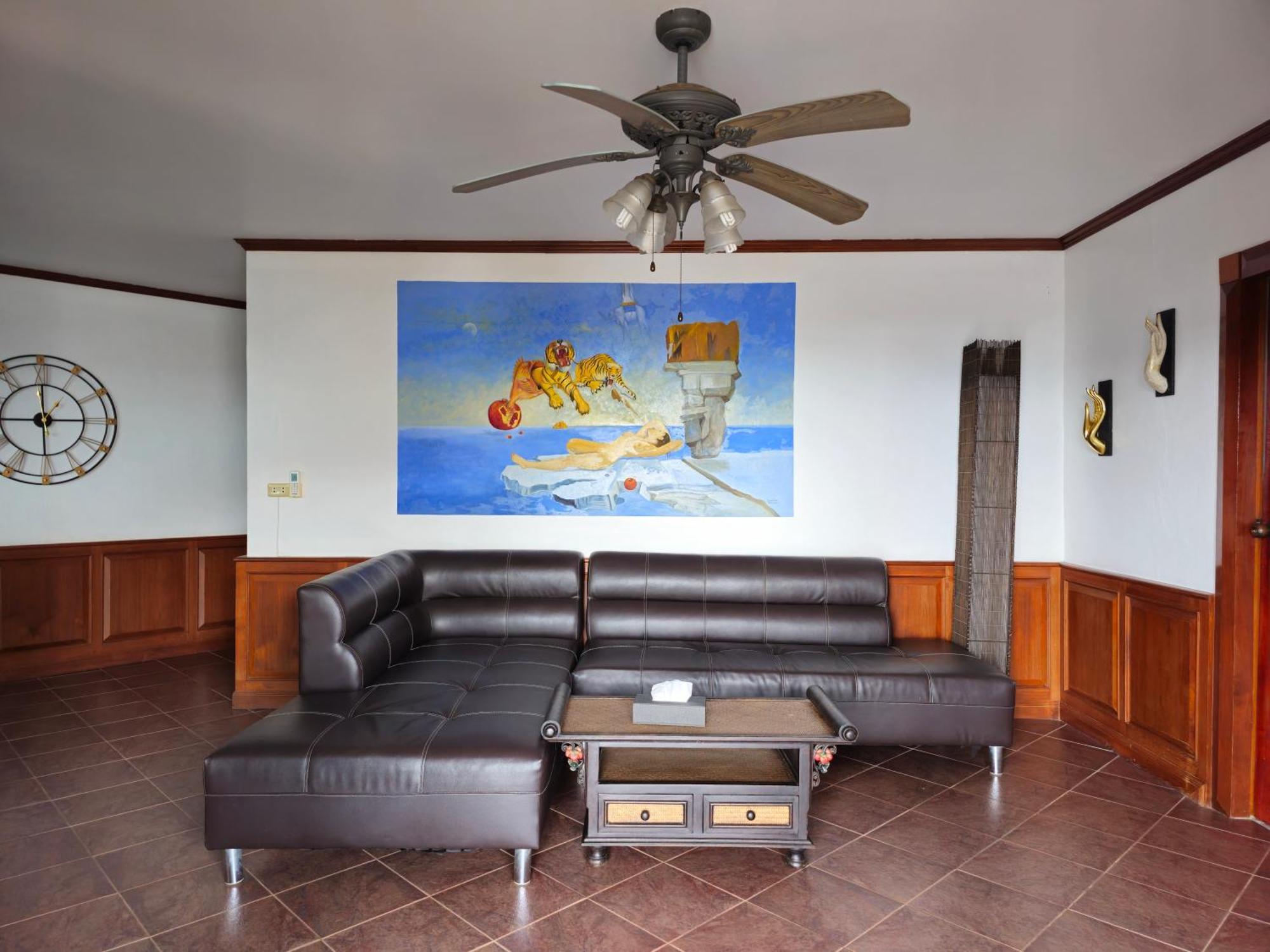 Sai Rougn Apartment Patong Luaran gambar